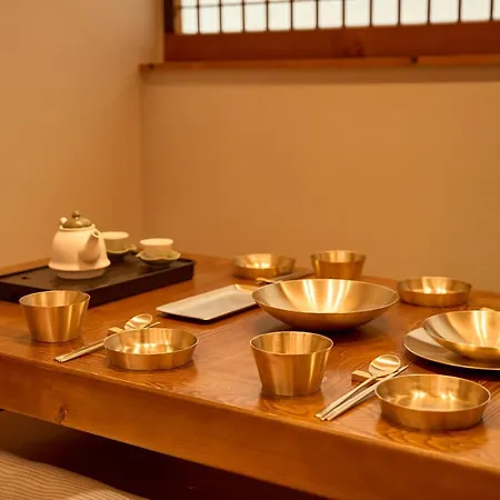 Hanok Angnid Gongian Seoul Exterior photo