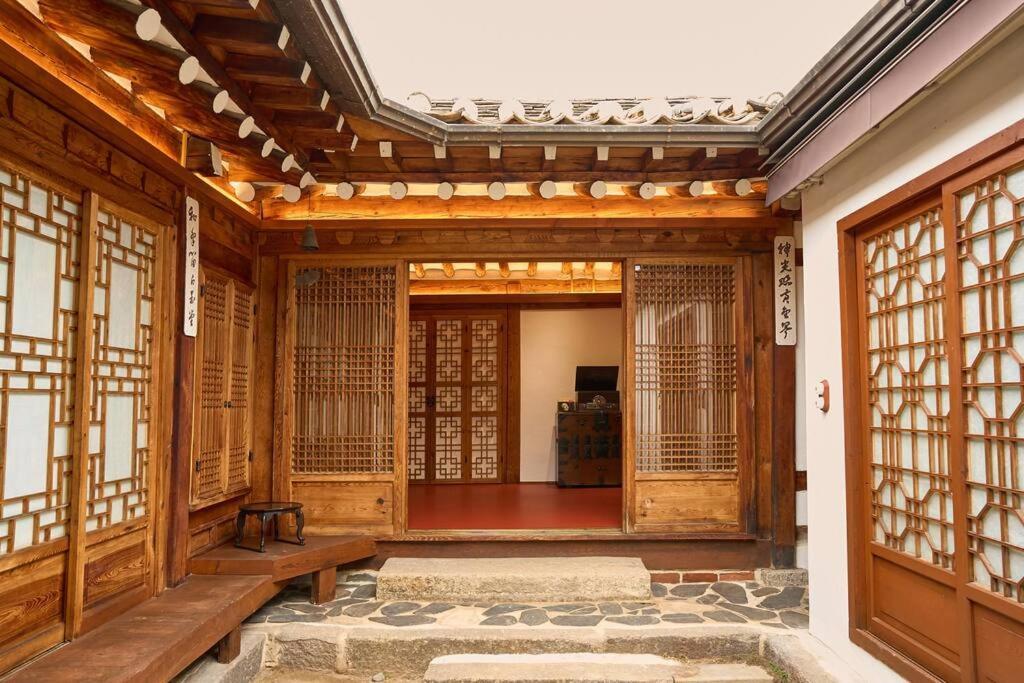 Hanok Angnid Gongian Apartment Seoul